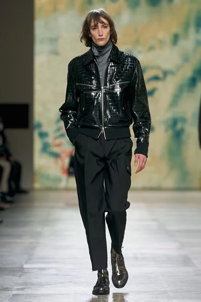 Look 14